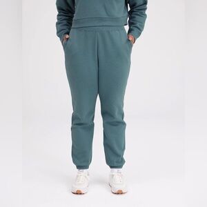 GIRLFRIEND COLLECTIVE 50/50 jogger sweatpants in lagoon